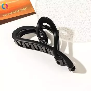 Acrylic Love Hair Clips Crab Headwear Hairpins Shark Ponytail For Women Hair Accessories Barrettes Trendy Heart Hair Claw