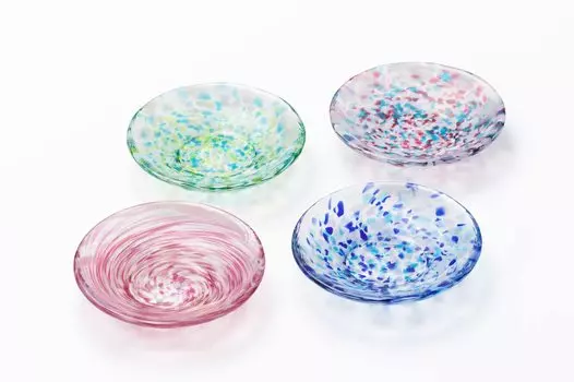 ADERIA Tsugaru Яркая цветная маленькая тарелка Сделано в Поставляется в косметическом наборе Милый маленький сашими Стильный подарок для новоселья Поздравление Выход на пенсию