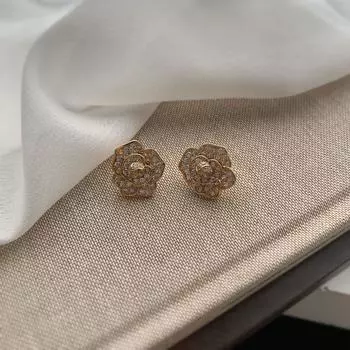 Advanced Sense Super Flash Light Luxury Design Temperament Fashion Silver Needle Earrings Sweet Camellia Exquisite Earrings