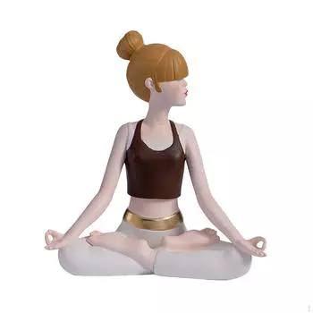 Акцент на скульптурном декоре Style B