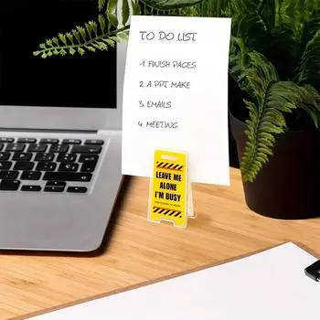 Акриловая настольная табличка «Оставьте меня в покое, я занят» — юмористический декор офиса, подарок для коллег, универсальный декор комнаты A2