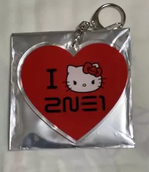 Акриловый брелок для ключей 2NE1 Hello Kitty Collabo Goods