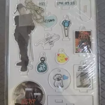 Акриловый брелок-подставка Shinee Key Goat