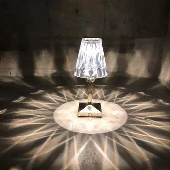 Алмазная настольная лампа, роскошная креативная спальня, прикроватная атмосфера, ночник, украшение, маленькая настольная лампа с кристаллом