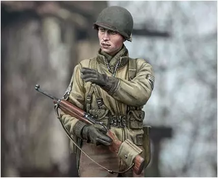 Alpine Miniatures World War II US Army Infantry Noncommissioned Officer in Winter Equipment Giving Instructions Resin Kit AM35303 1/35