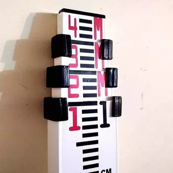 Алюминиевая выравнивающая рейка длиной 4 м, 4 секции, легкая, со свободным брезентовым чехлом для удобства хранения