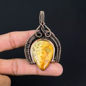 Удивительный окаменелый коралловый драгоценный камень, ручная работа, чистая медная проволока, обернутая в кулон, ювелирное изделие 2.95 Inches жёлтый