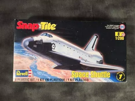 America Level Space Shuttle Desktop 01188 Plastic Model 1/200