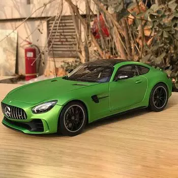 AMG GTR 1:Игрушечная модель автомобиля из 18 сплавов, реалистичные огни и звуки, коллекционная мечта детского любителя гонок чёрный