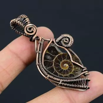 Аммонит ископаемый драгоценный камень медная проволока обертка ручной работы кулон ювелирный подарок для нее 2.63 Inches коричневый