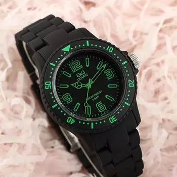 Аналоговые часы Q&Q Citizen с водонепроницаемостью 50 м GW76J