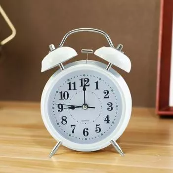 Аналоговый будильник с подсветкой Очень громкие нетикающие кварцевые часы на батарейках в стиле ретро декоративные прикроватные часы красный