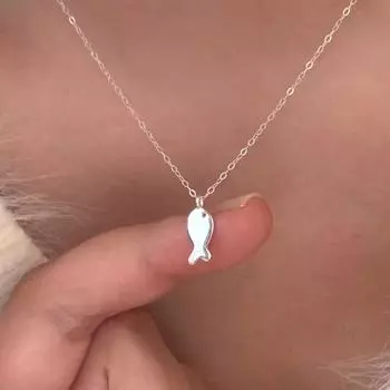 Anenjery геометрическое гладкое маленькое ожерелье с подвеской в виде рыбки для женщин, симпатичное универсальное высококачественное универсальное ювелирное украшение на ключицу в подарок белый