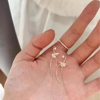 Anenjery Ribbon Bow Earrings For Women Unique Small Exquisite High-end Fashionable Versatile Earrings Jewelry Gifts белый