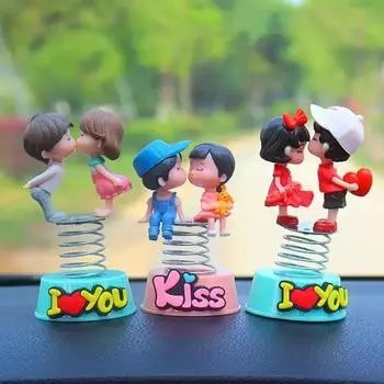 Аниме-пары для украшения автомобиля, весенняя трясущаяся голова куклы, украшение для салона автомобиля, розовая приборная панель, фигурка, аксессуары, подарки