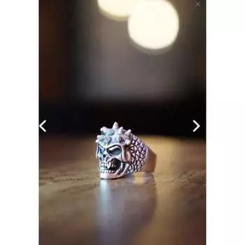 Античное посеребренное регулируемое кольцо с колючим черепом