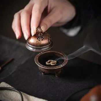 Антикварная ароматерапевтическая печь Мини Лотосовая печь в форме слоновьей ноги, Сплав для дома из сандалового дерева Тренога для благовоний Украшение печи медный