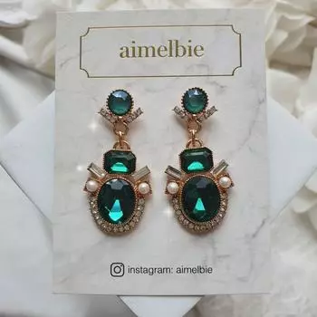 Антикварные зеленые серьги королевы