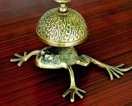 Антикварный латунный настольный колокольчик в стиле лягушки, морской звонок в отеле, стойка регистрации, звонящий колокольчик