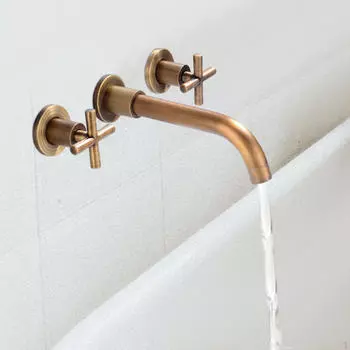 Антикварный настенный смеситель для кухонной мойки с двумя крестообразными ручками и поворотным изливом чёрный