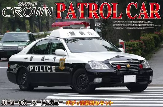 Aoshima Bunka Kyozaisha 124 окрашенная полицейская машина серии № 11 Toyota 18 Crown Patrol Car Metropolitan Police Department версия со стальными дисками. Окрашены