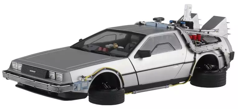 Aoshima Bunka Kyozaisha Movie Mecha Back to Future PartII Time Machine Scale Plastic Model No.BT-02 1/24 (Машина)