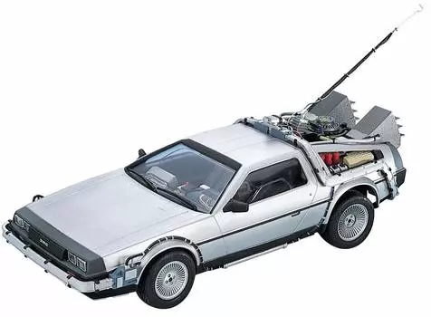 Aoshima Bunka Kyozaisha Movie Mecha Series Back to Future Part I Time Machine Пластиковая модель 1/24 BT-01