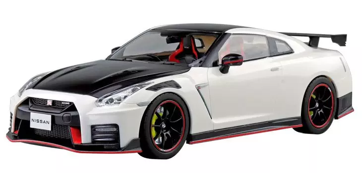 Aoshima Bunka Kyozaisha Rakupla Snap Car Series R35 NISSAN NISMO Special edition 2022 Brilliant White Pearl Plastic Model 1/24 No.02-BW GT-R