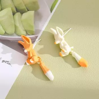 Асимметричные серьги контрастного цвета с мультяшной лисой - забавный дизайн с изображением животных для девочек EZ483