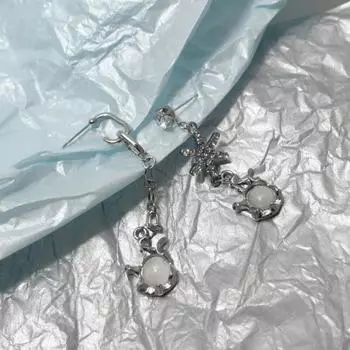 Асимметричные серьги с лунным камнем