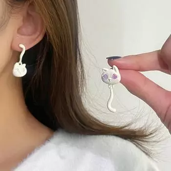 Асимметричные серьги с маленьким белым котом, милый дизайн с рисунком, смысл любви, кошачьи глаза, универсальные серьги