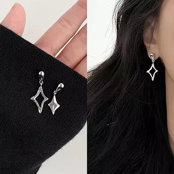 Асимметричные серьги с полыми звездами, модный дизайн, простые серебряные серьги с четырехконечной звездой, женские ювелирные изделия 1pair