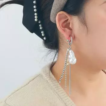 Асимметричные серебряные серьги-кисточки с бриллиантами и жемчугом - модные аксессуары класса люкс серебряный