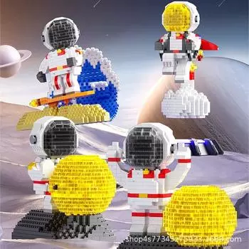 Astronaut Building Blocks Glowing Educational Puzzle Toys Assemble Stacking Brick Spaceman Model Figure Decor Luminous Gift