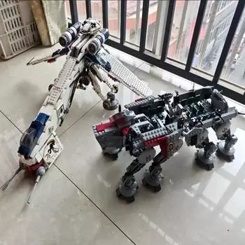 AT-OT Walker MOC Building Blocks Мужские детские игрушечные модели Строительные наборы Подарочные развивающие игрушки 1700 шт.