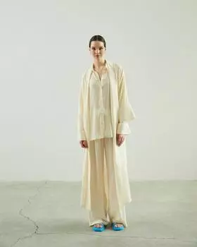 Атласная рубашка цвета экрю