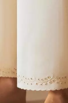 АТЛАСНЫЕ БРЮКИ С ВЫШИВКОЙ