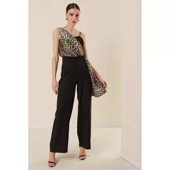 Атласный комбинезон с широкими штанинами и широкими штанинами на толстом ремешке с одной стороны и леопардовым принтом