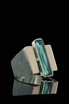 Аутентичное серебряное кольцо 925 пробы ручной работы с багетным голубым топазом