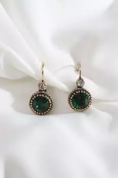 Аутентичные круглые серьги с зеленым камнем