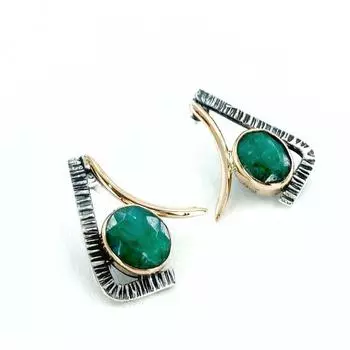 Аутентичные серьги из серебра 925 пробы ручной работы с натуральным изумрудным камнем