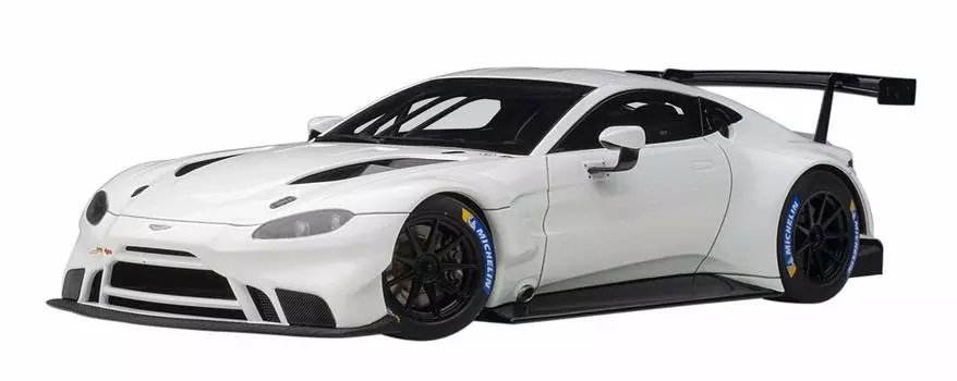 AUTOart Aston Martin Vantage GTE 2018 Белый Готовый продукт 81806 1/18 белый