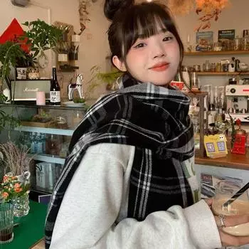 Autumn and winter college style cute girl 2024 new plaid scarf winter versatile couple student scarf