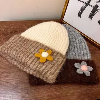 Autumn and winter fashion color matching handmade wool flower wool hat warm hat women show small face knitted wool hat cold hat tide M56-58cm чёрный