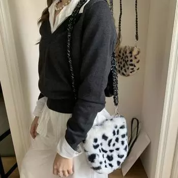 Autumn and winter fluffy women s bags anti-rabbit plush women s bags oblique span thickened fluffy woven bags белый