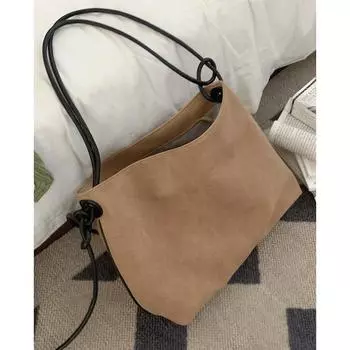 Autumn and Winter Large Capacity Bag for Women New Retro PU Matte Water Bucket Bag Niche Design Shoulder Bag Tote Bag