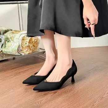 Autumn and winter suede women s high heels 3-5 cm are not tired, small camellia thin heel pointed single shoes women s new models 34