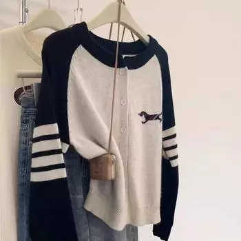 Autumn and winter sweater cardigan women s thickened loose lazy contrasting color shoulder striped knitted top women S/40 kg бежевый