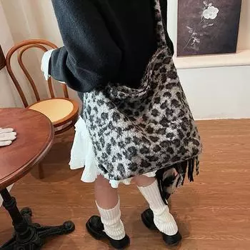 Autumn and winter woolen tote bag women s 2024 new Korean niche fashion women s bag large-capacity commuter shoulder armpit bag хаки