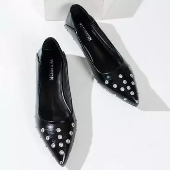Autumn New Flat Shoes Women Fashion Pointed Head Shallow Mouth Rivets Soft Sole Non-slip Comfortable Single Shoes 35 чёрный